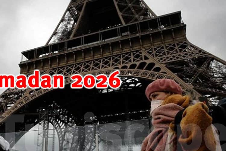 Ramadan 2026 : découvrez une France imprévisible Vue de la Tour Eiffel avec ciel orageux et personnes en premier plan.