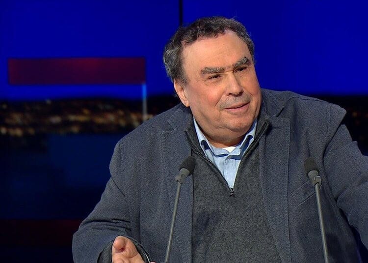 Algérie-France : ce que Stora révèle sur l'échec de la crise Benjamin Stora face à France Info, exprimant une réaction virulente.