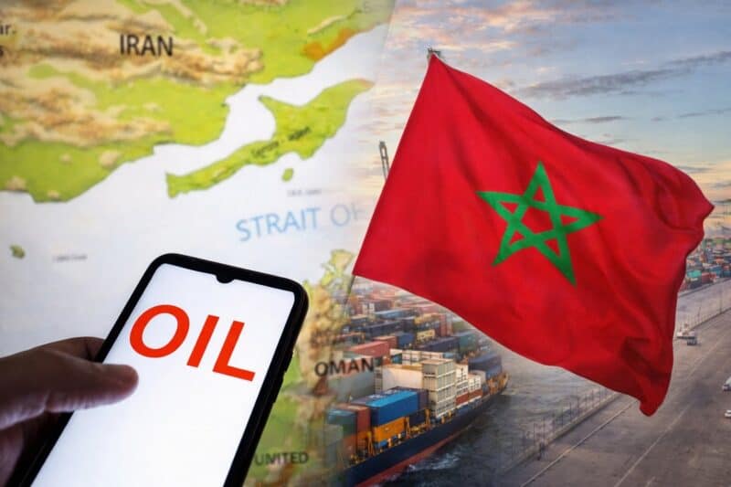 Drapeau du Maroc avec carte du Moyen-Orient et symbole du pétrole.