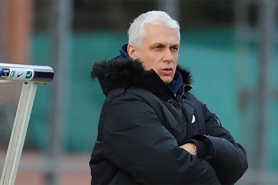 Maroc exceptionnel, l’Algérie surprend selon Velud Velud, entraîneur de football observant le match.